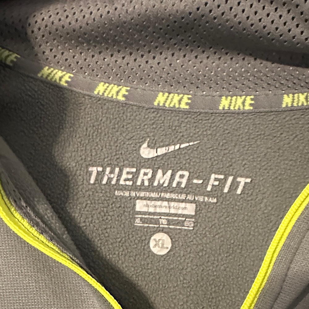 Nike Men's Gray and Neon Performance quarter zip; size xl - Picture 2 of 5